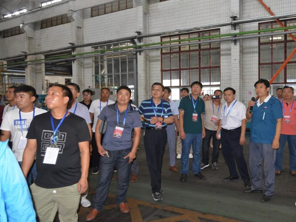 社会公众在永信贵宾会217集团科普基地生产车间旅行学习